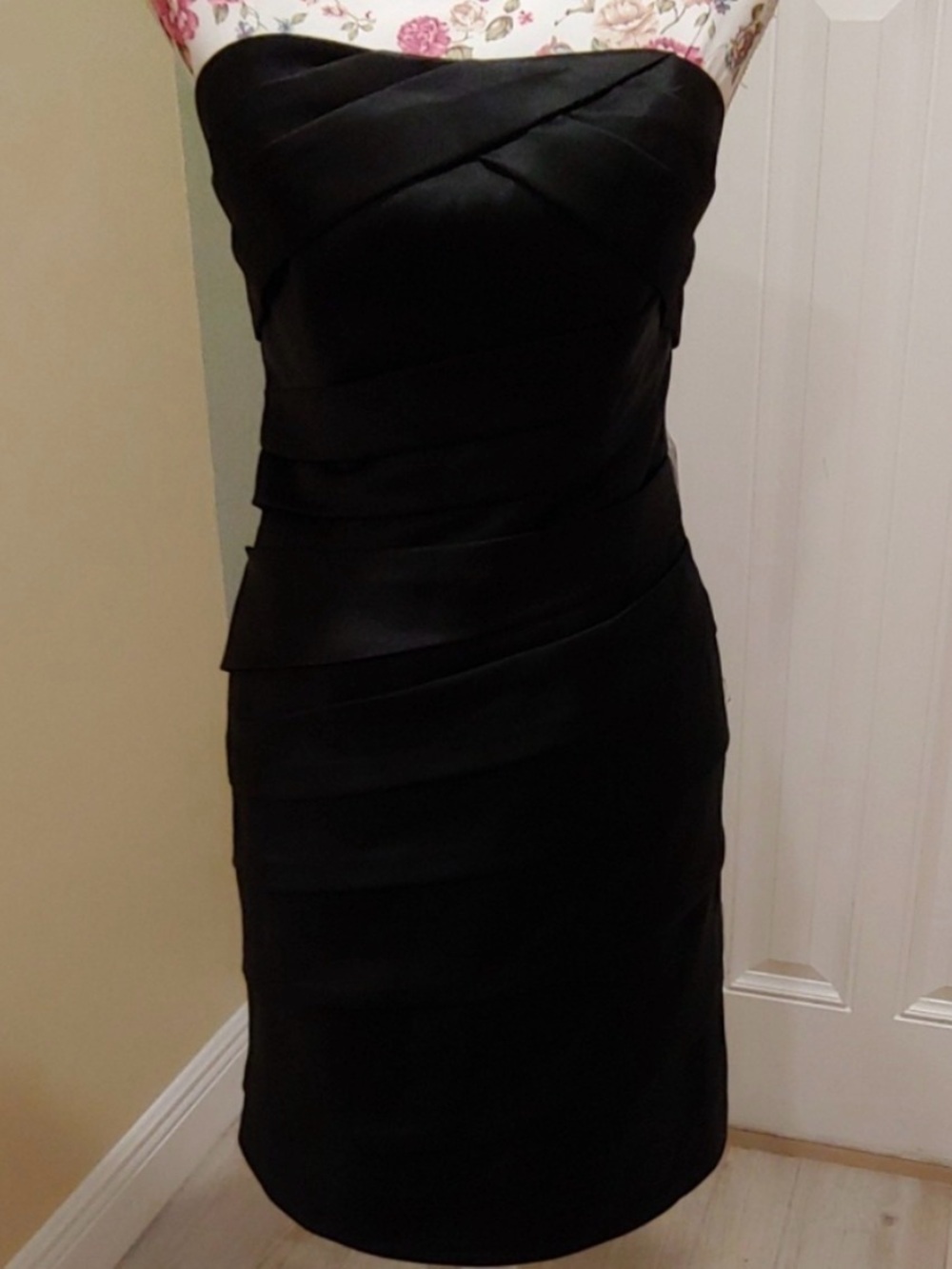 Eden Bridesmaids Cocktail Dress Womens 8 Black Satin Ruched Formal Minimal Chic